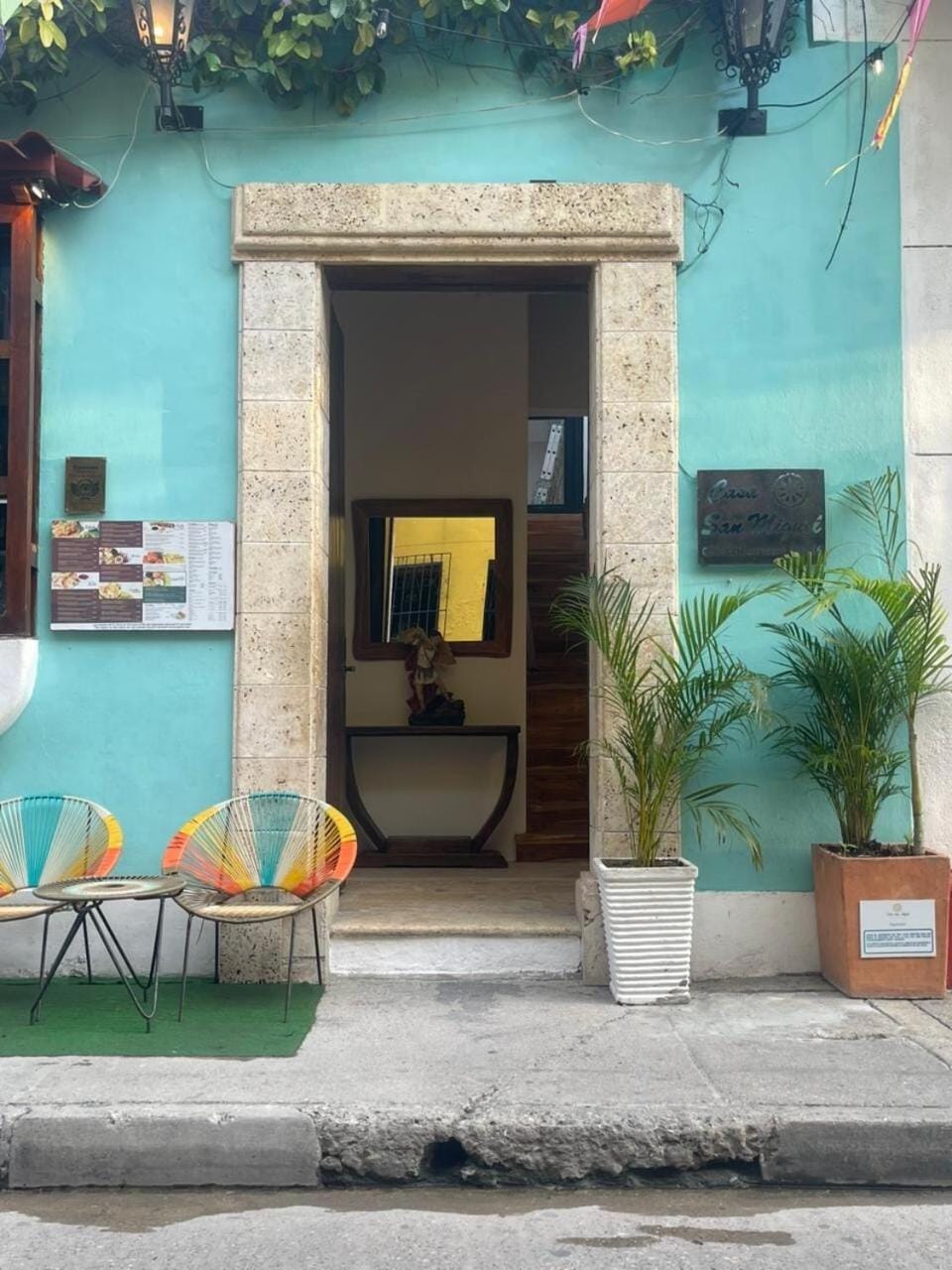 Luxury Oasis in Getsemaní House with Jacuzzi Villa in Cartagena