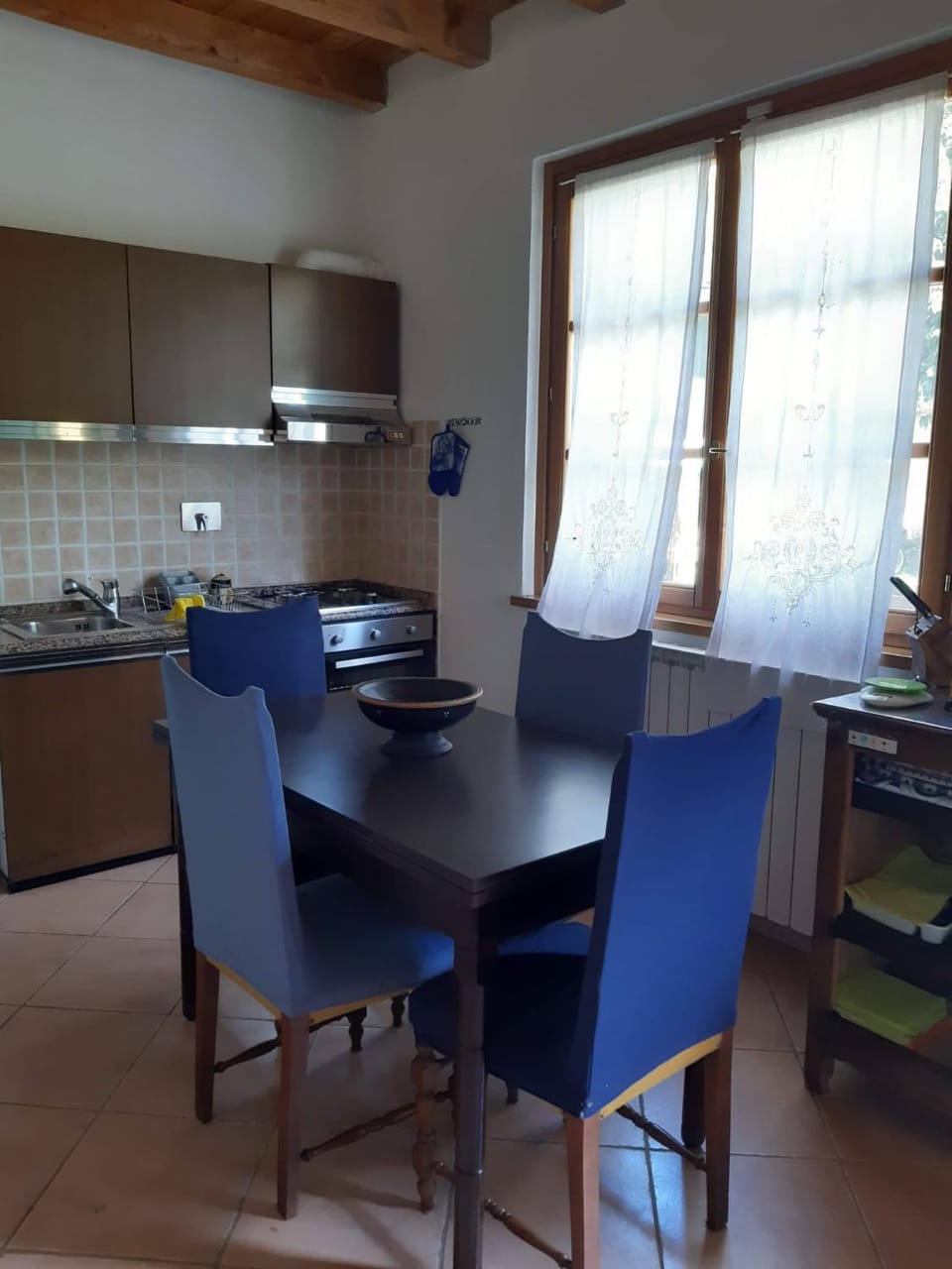 Kitchen or kitchenette, Dining area, pet friendly, stove