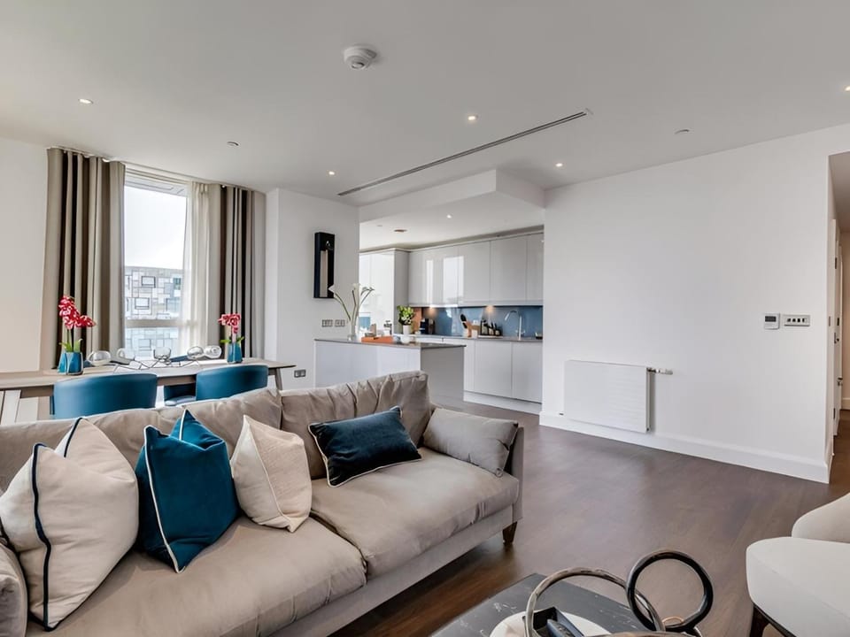 Penthouse - Harbour Way Collection 2B2B Apartment in London