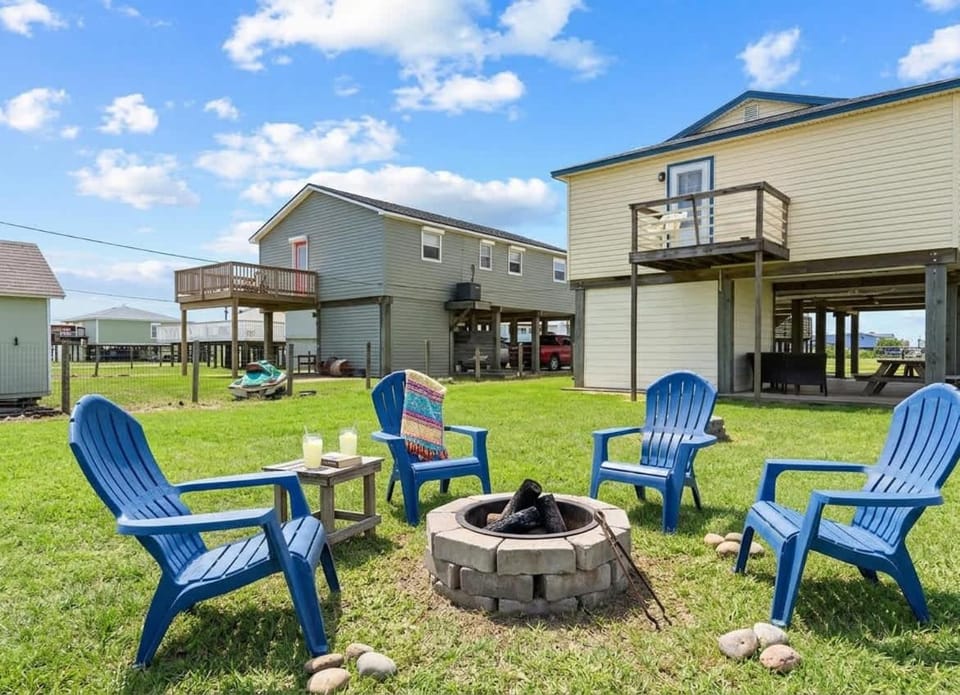 Anchors a-Wave - Beautiful Modern Coastal Retreat House in Surfside Beach
