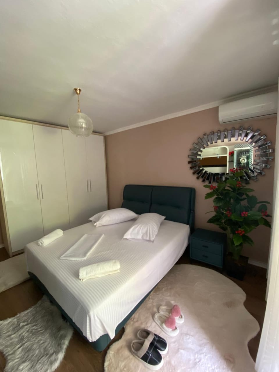 Bed, Photo of the whole room, Bedroom, wardrobe