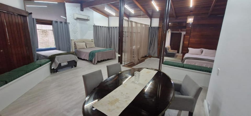 Green Garden Hospedagem até 5 pessoas com Piscina Privativa House in Curitiba
