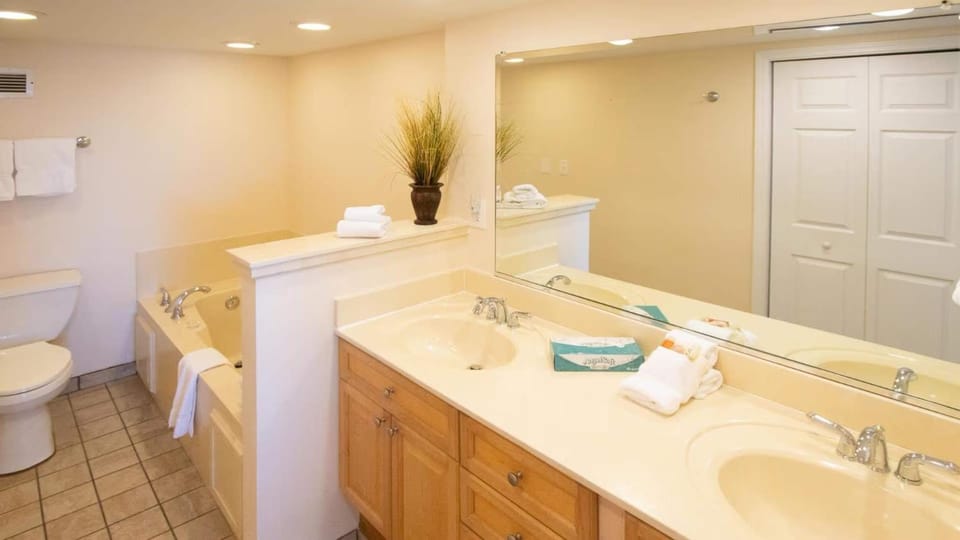 Bay Club of Sandestin - 1 Bedroom Suite w Balcony Apartment in Miramar Beach