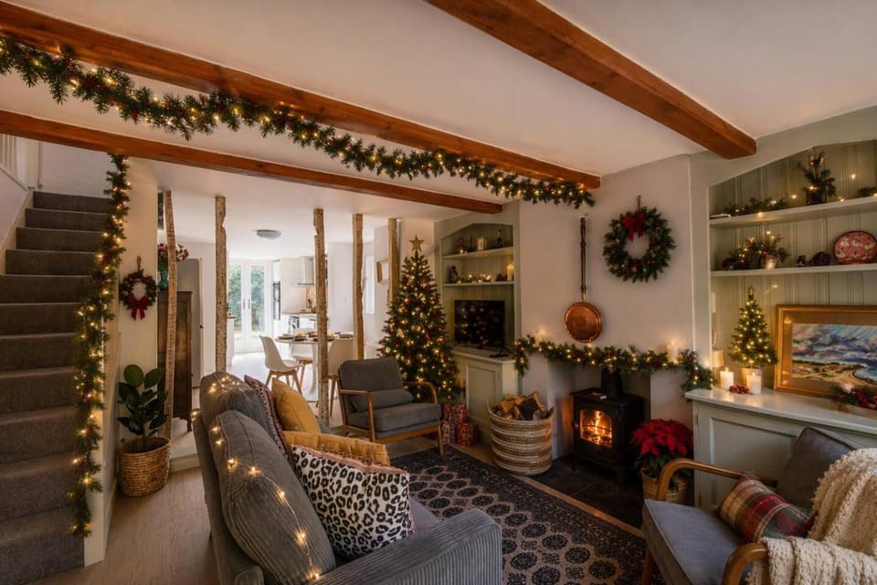 Communal lounge/ TV room, fireplace