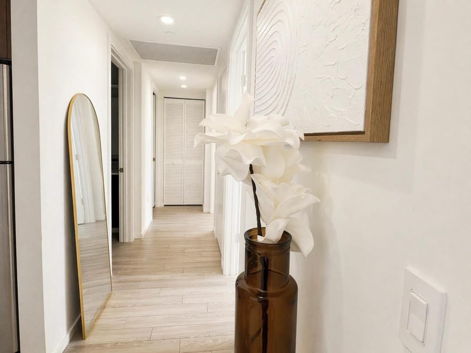 Water View Escape Top Location with Free Parking Apartment in Miami