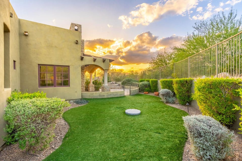 Luxury Estate with Pool Desert Views & Casita House in Carefree