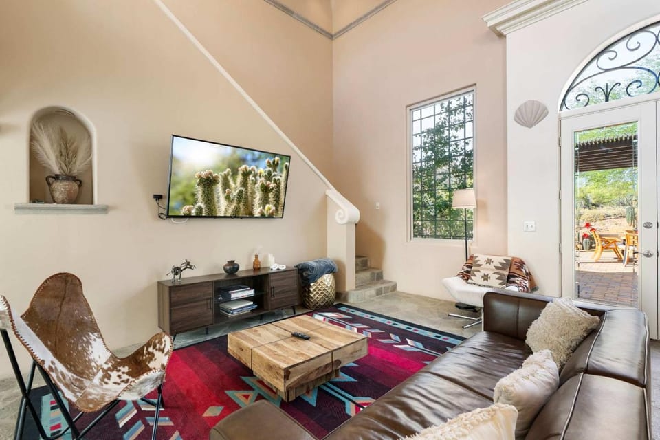 Luxury Estate with Pool Sport Court & Mtn Views House in Carefree