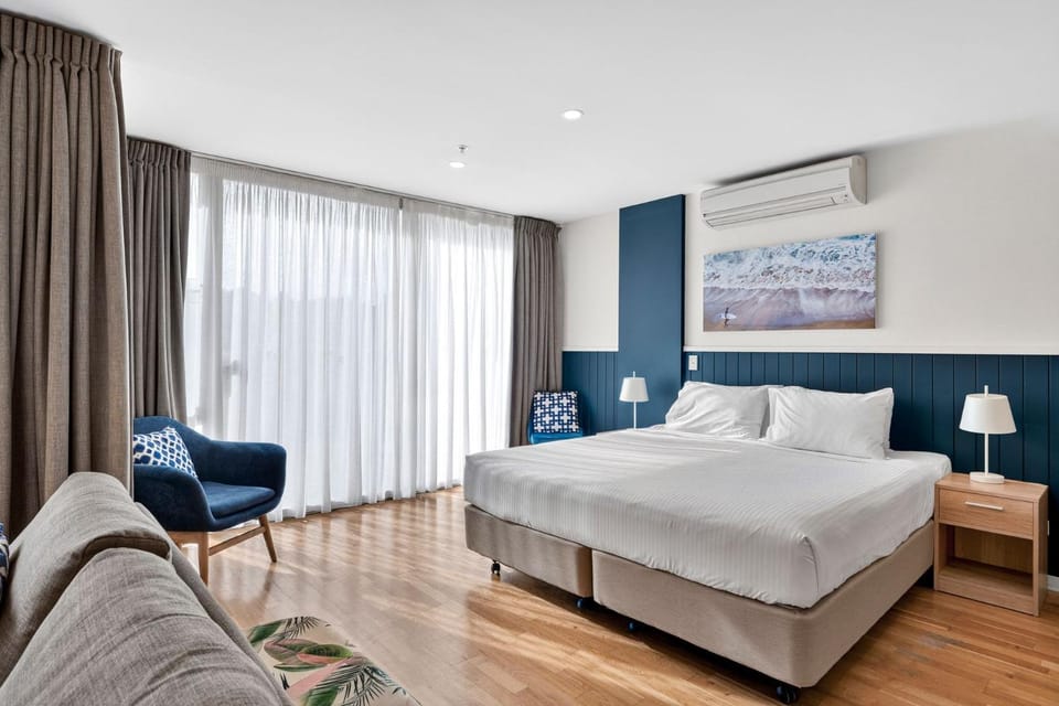 Resort Studio 178 - Pool Access Walk to the Beach Apartment in Torquay
