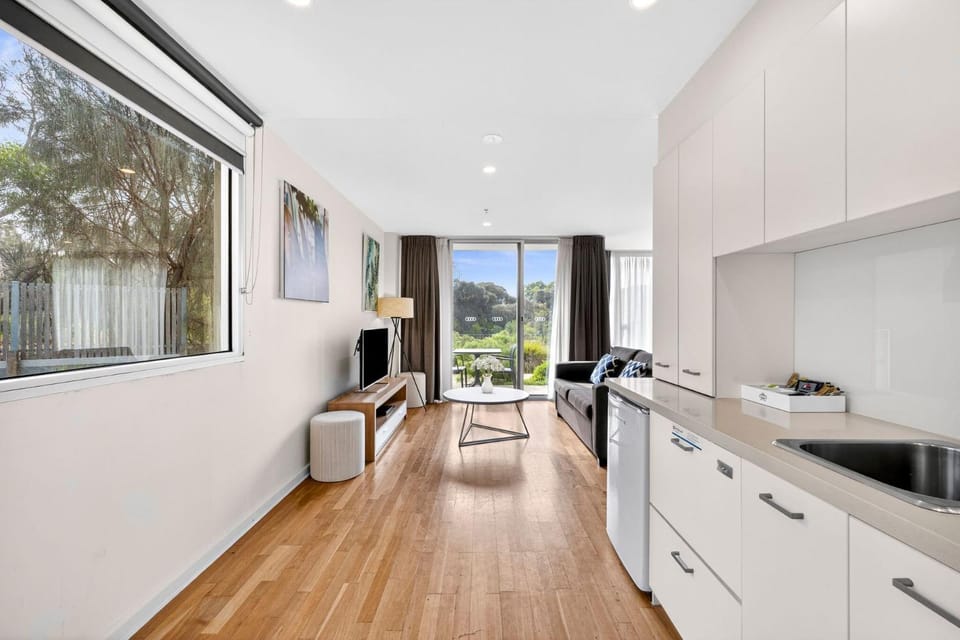 Resort Studio 178 - Pool Access Walk to the Beach Apartment in Torquay