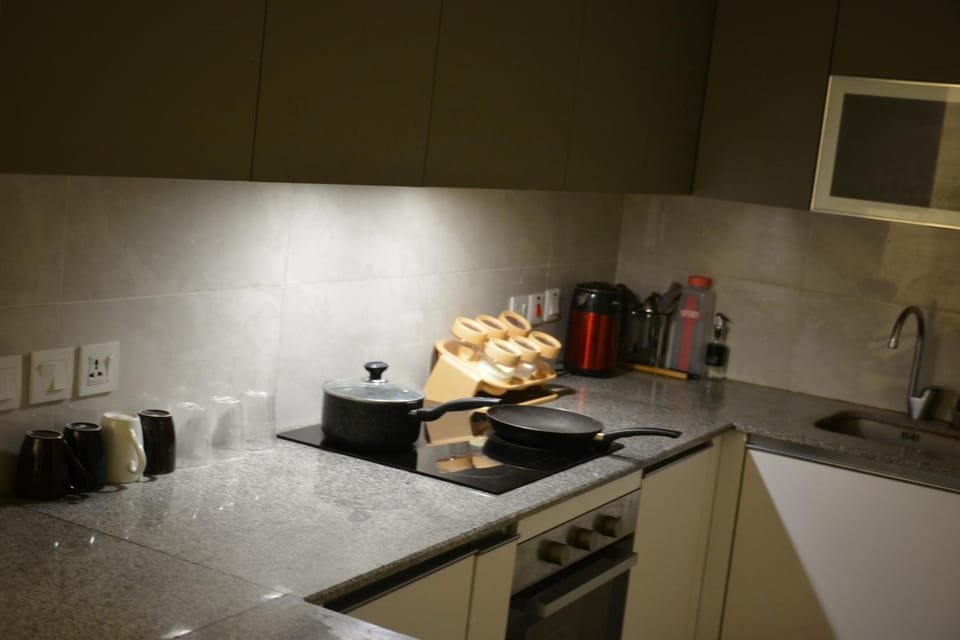 Comfortable Family Stay in PentaSquare DHA - Studio Apartment Apartment in Lahore