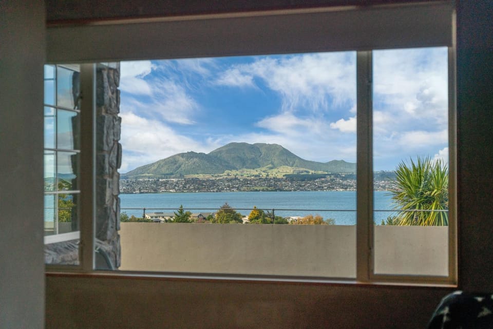 View (from property/room), Lake view, Mountain view
