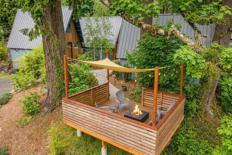 The Return to Artbliss - A-Frame Cabin with Soaking Tub Cabin in Stevenson