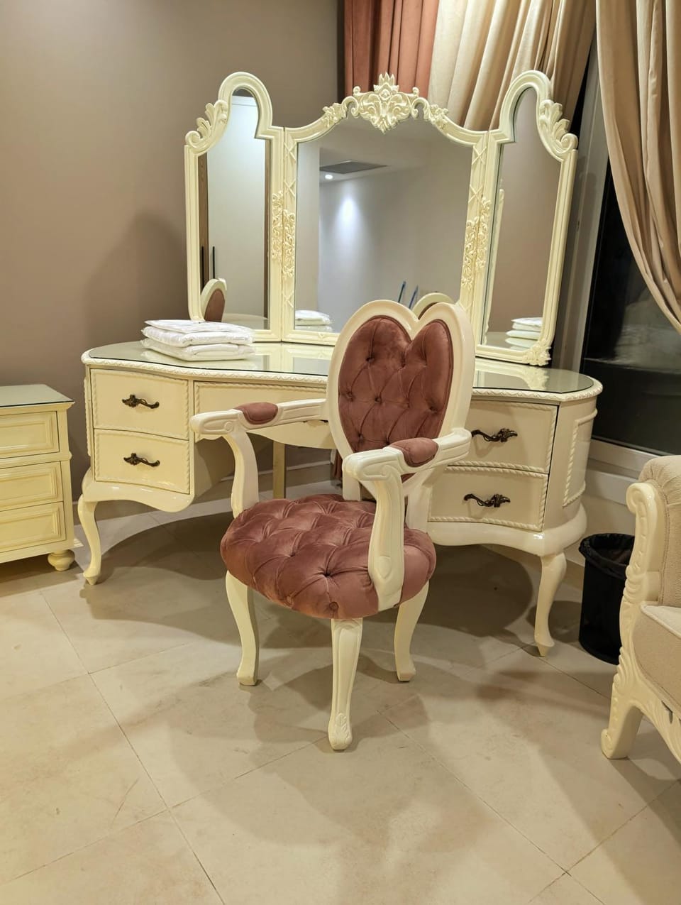 Affordable Family Studio in DHA Phase 5 - PentaSquare Location Apartment in Lahore