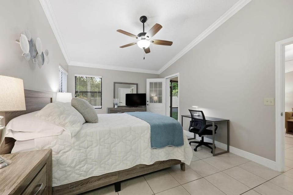 Villa 10 mins to WEF - Fenced Yard - Pet Friendly Villa in Wellington