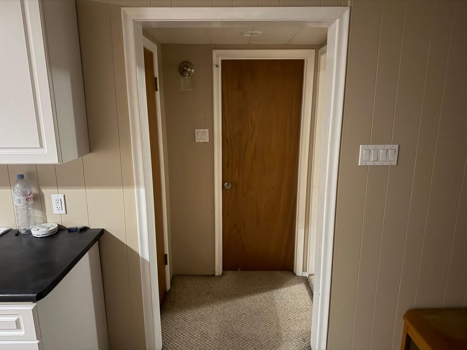 Taaaz room Vacation rental in Edmonton