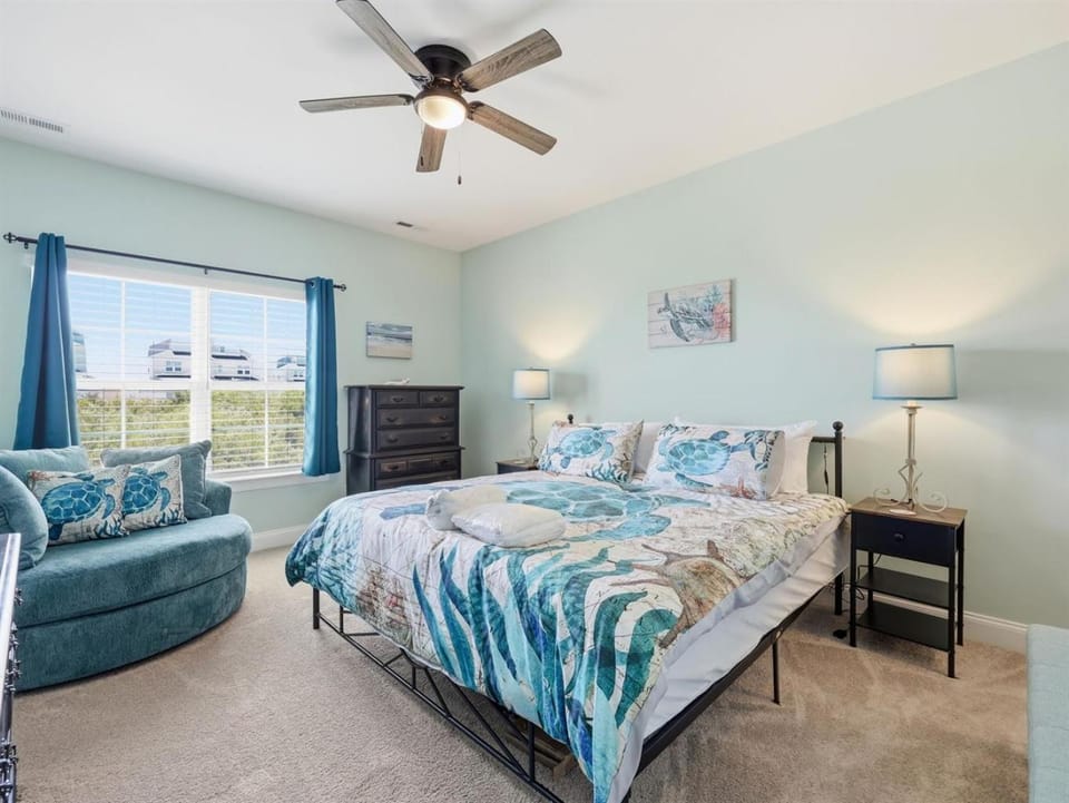 Turtle LIVIN ICW Views, Sleeps 11, Games & Relax Apartment in North Topsail Beach