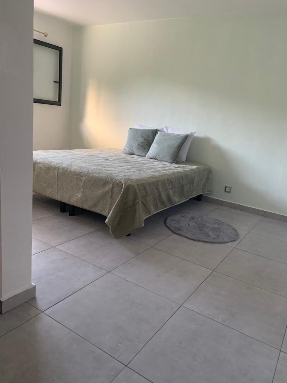 location haut de gamme , spacieuse, calme Apartment in Les Abymes