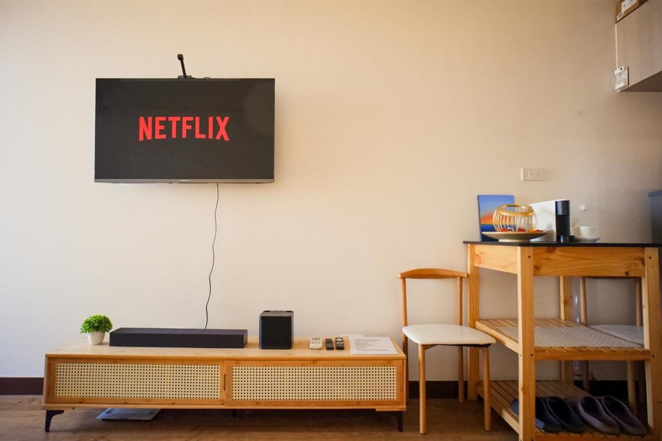 Communal lounge/ TV room, TV and multimedia