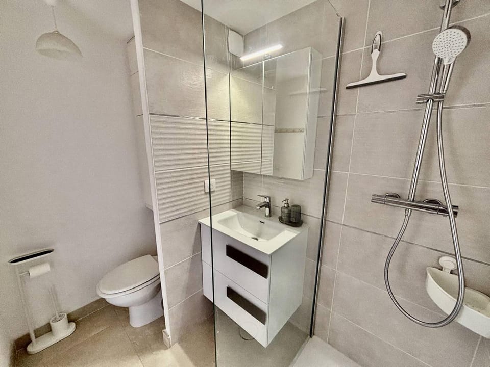 Mazet calme, clim et parking - 6 pers. - FR-1-816-46 Villa in Le Lavandou