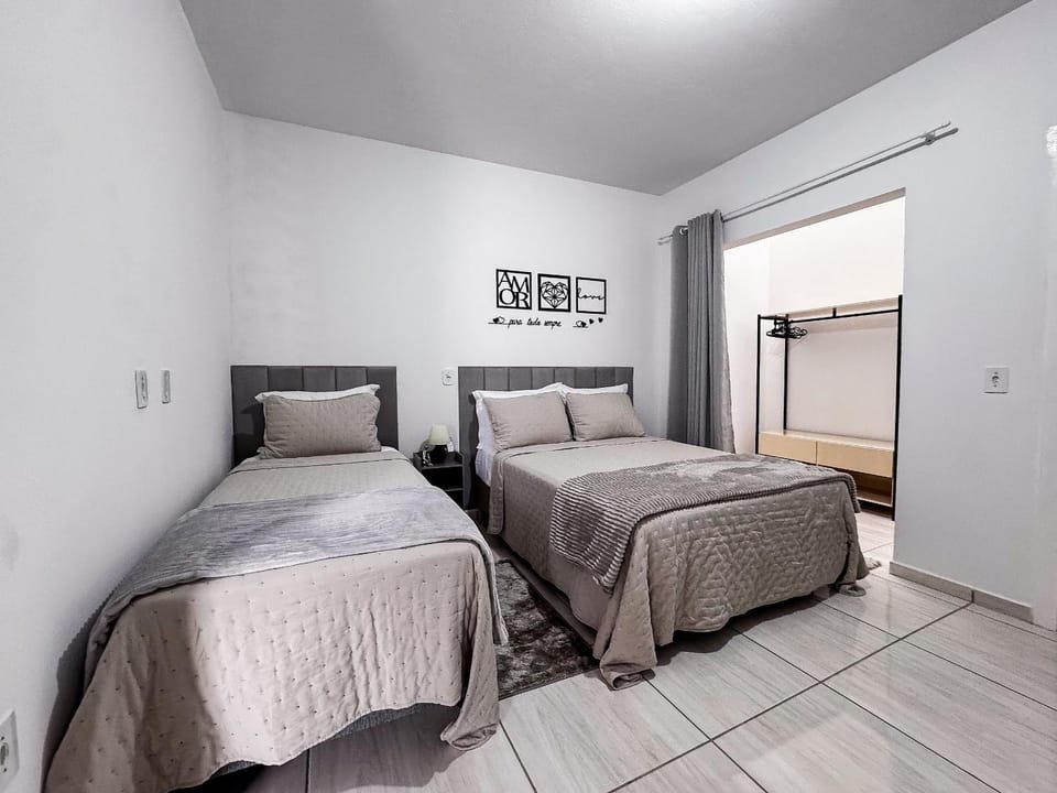 Apê completo p/ 3 • vaga + Wi-Fi Apartment in Brusque