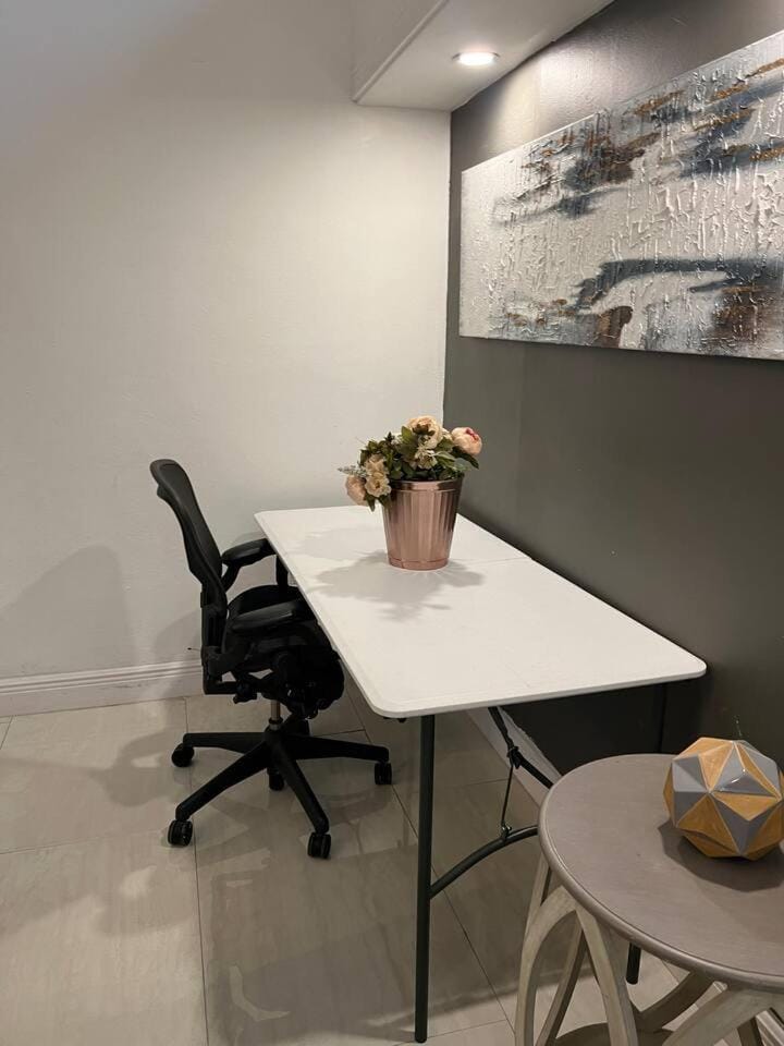 Miami Total Hostel Private Room 2 Vacation rental in Aventura