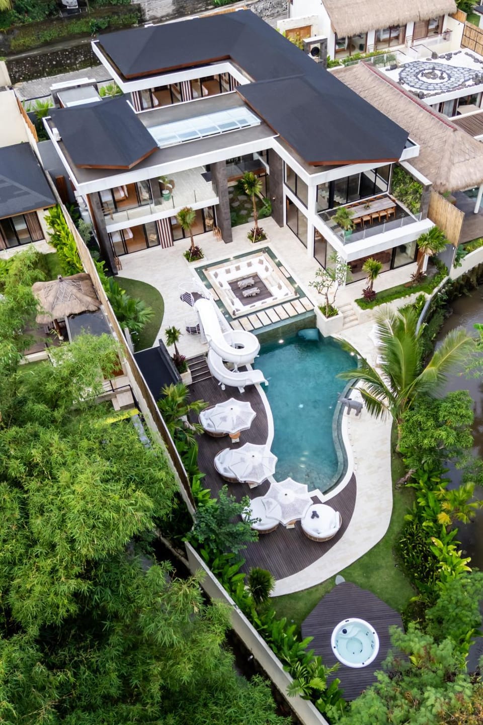 Property building, Swimming pool