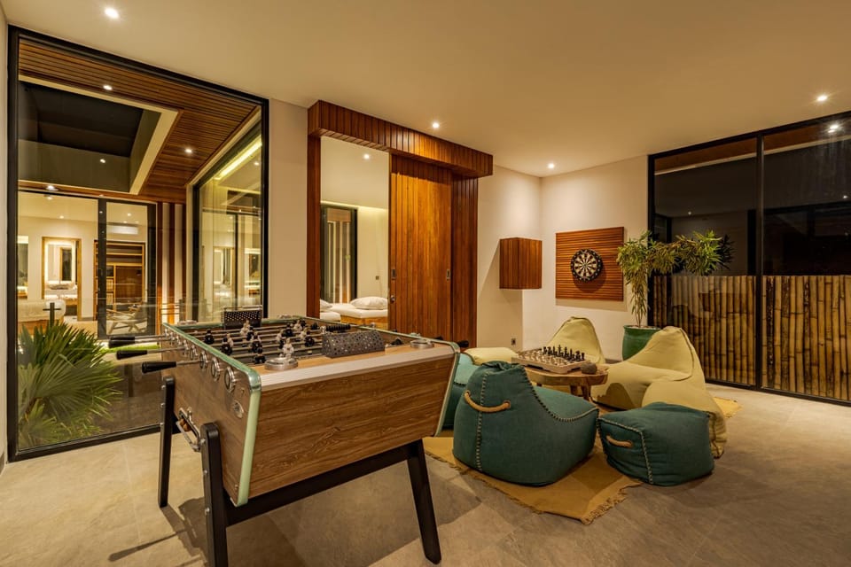 Game Room, Living room, Seating area