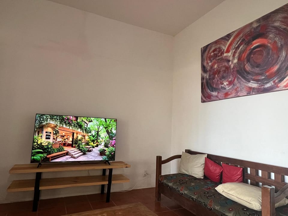 Communal lounge/ TV room, TV and multimedia, Living room, Seating area, Evening entertainment