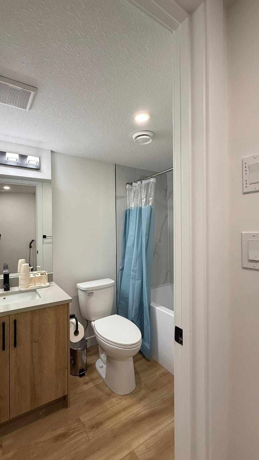 Our Cozy corner Apartment in Edmonton