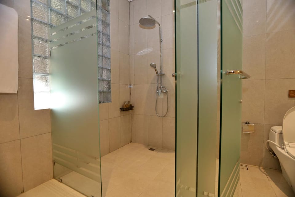 Shower, Bathroom, towels