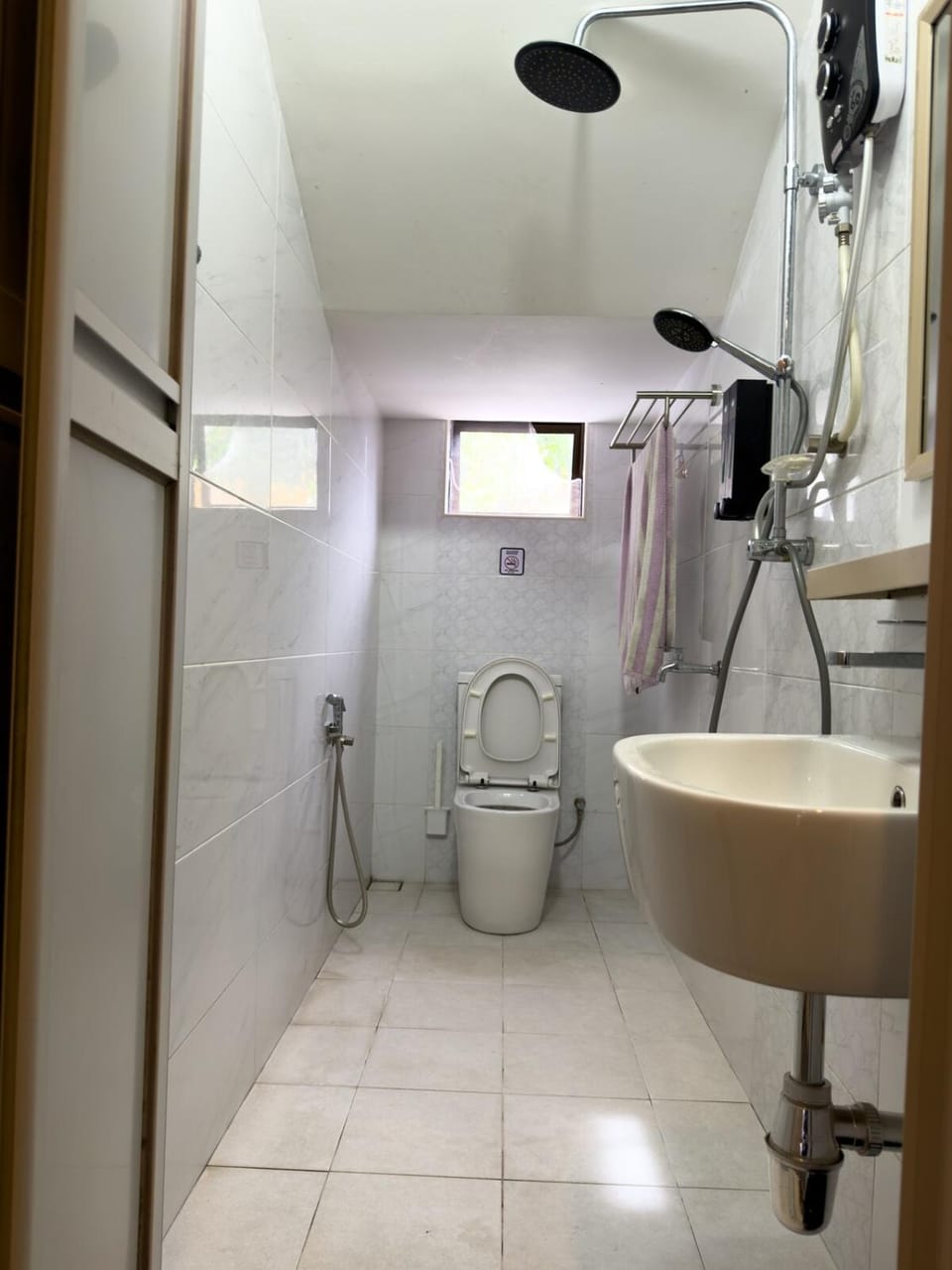 Shower, Toilet