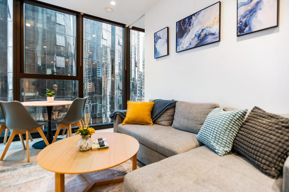 High Life in Southbank 2BR 2BA with Rooftop Spa Apartment in Southbank