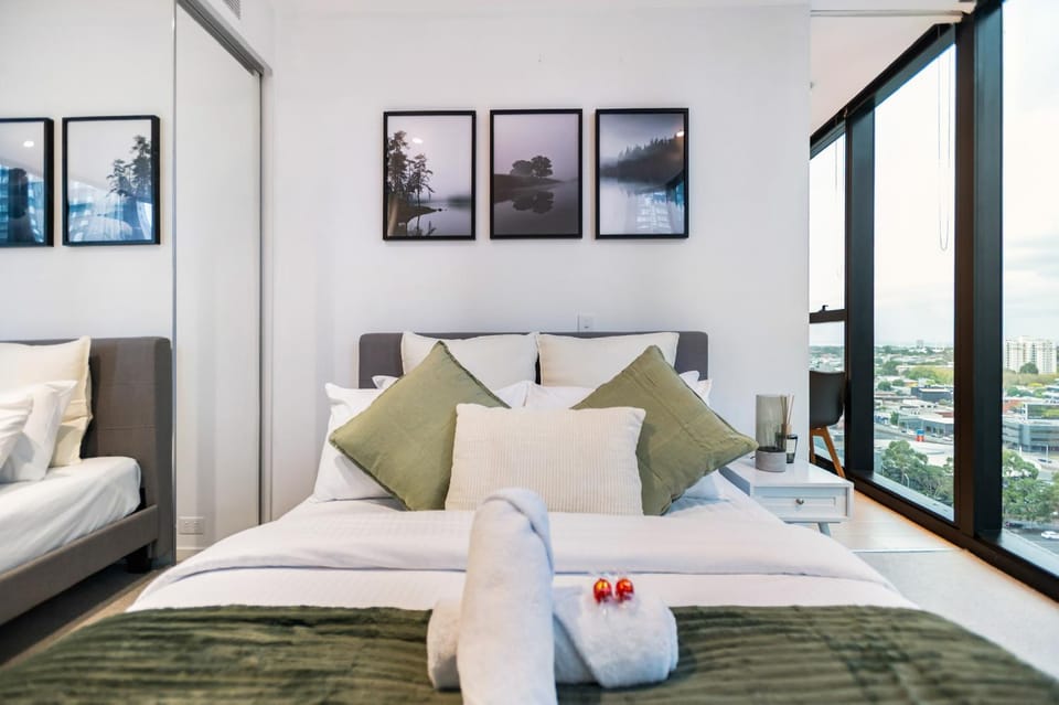 High Life in Southbank 2BR 2BA with Rooftop Spa Apartment in Southbank