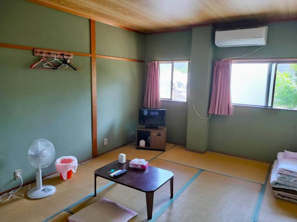 民宿 とうの浜 Ryokan in Japan