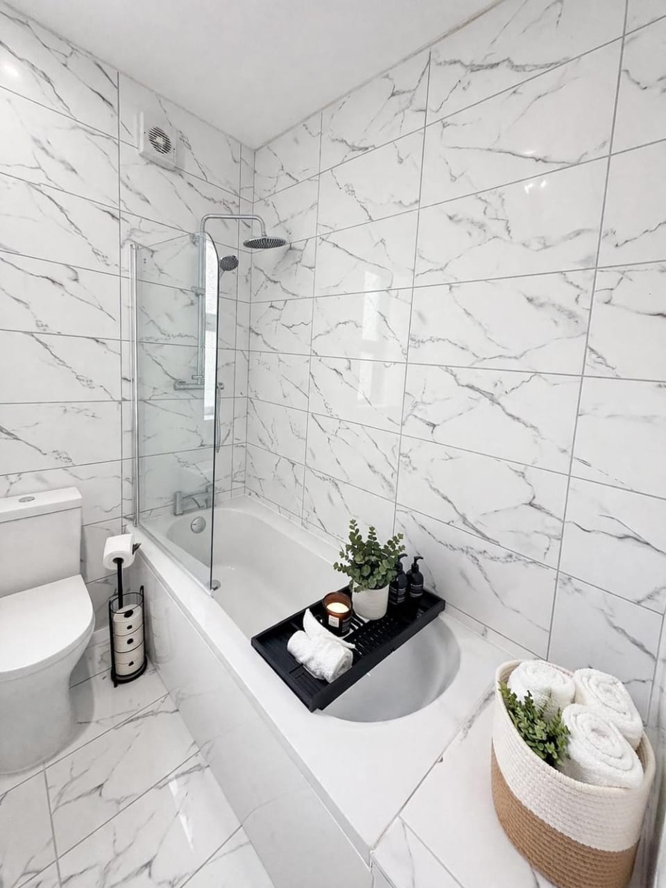 Modern 4BR Contractor Stay Long Stays Welcome Apartment in Southampton