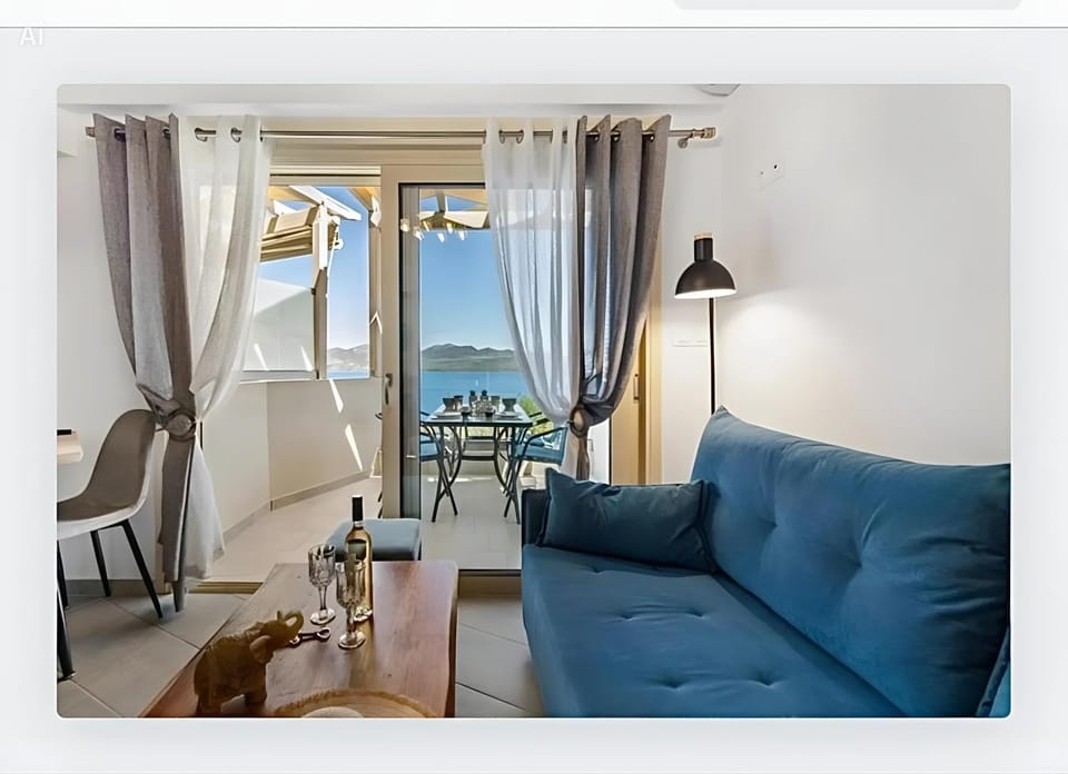 Summer, Living room, Location