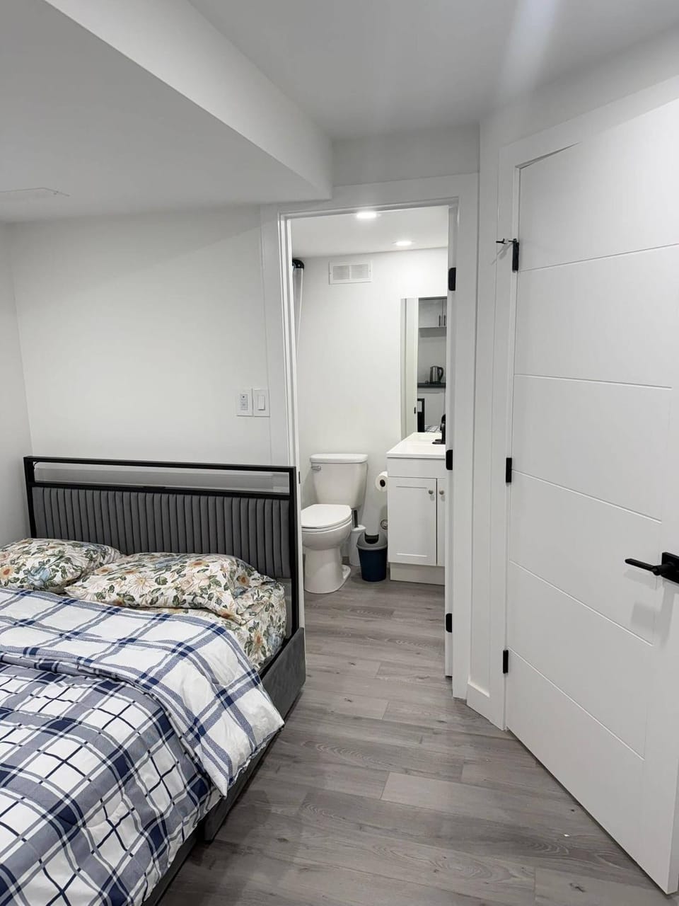 Toilet, Bed, Bathroom, Bedroom