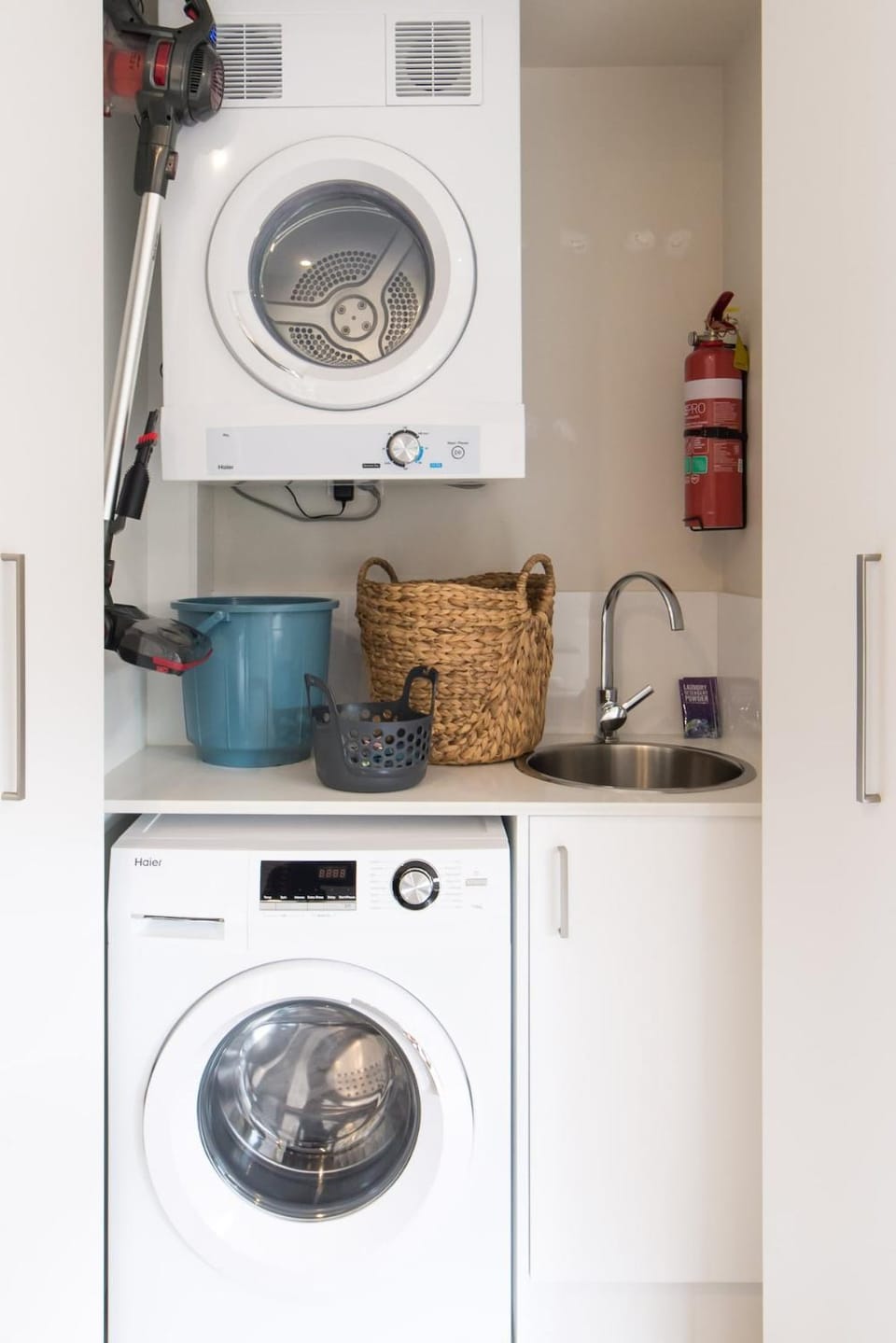 Quiet and Modern Stay near Hospital with Free Parking Villa in Canberra
