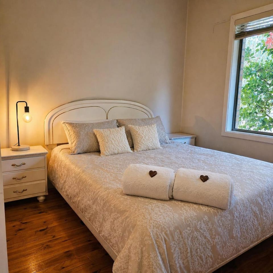 Boger Garden Hideaway - Peaceful Benalla Retreat House in Benalla