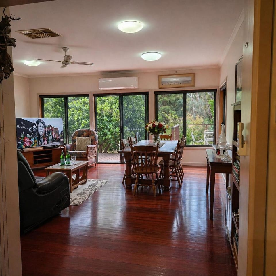 Boger Garden Hideaway - Peaceful Benalla Retreat House in Benalla