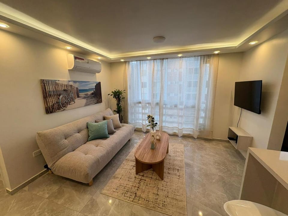 Luxury Long Stay 2BR Full AC Pool View Parking Remote Work Ready Apartment in Barranquilla