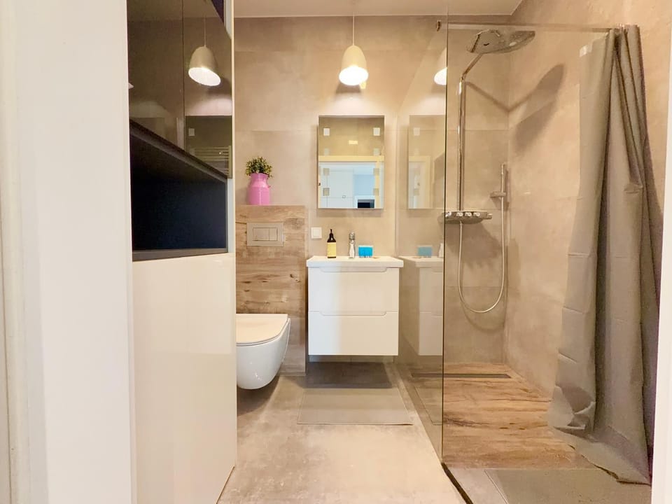 Shower, Bathroom, towels