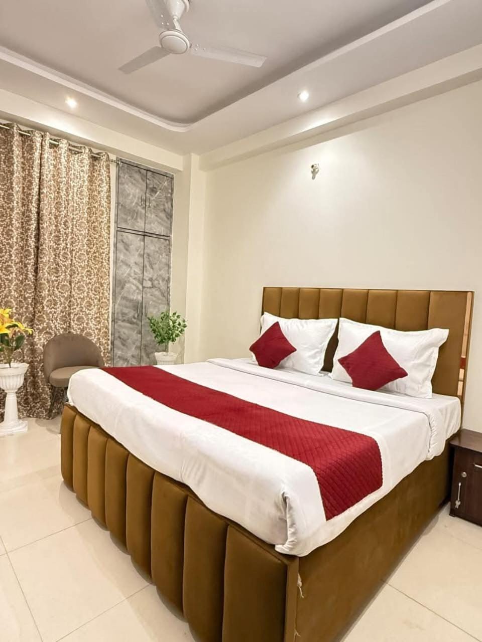 Nirvana Service Appartments House No 239 New Palam Vihar Sector 110 Gurugram Apartment in Gurugram