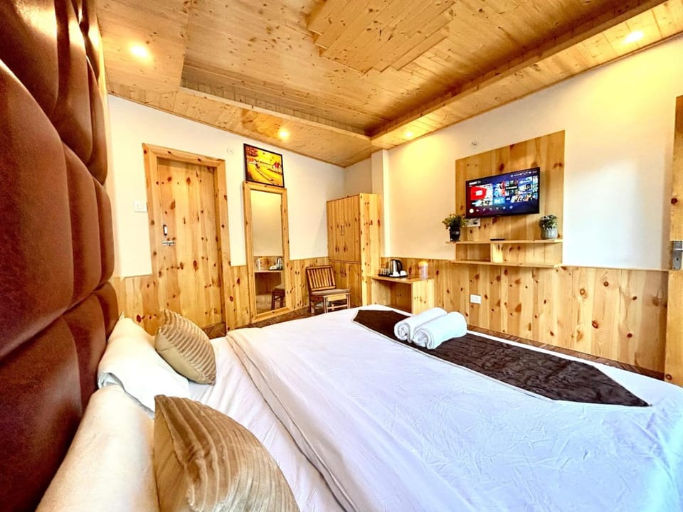 Hotel Durga Mall Road Bed and Breakfast in Manali