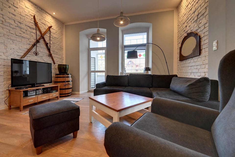 TV and multimedia, Living room, Seating area