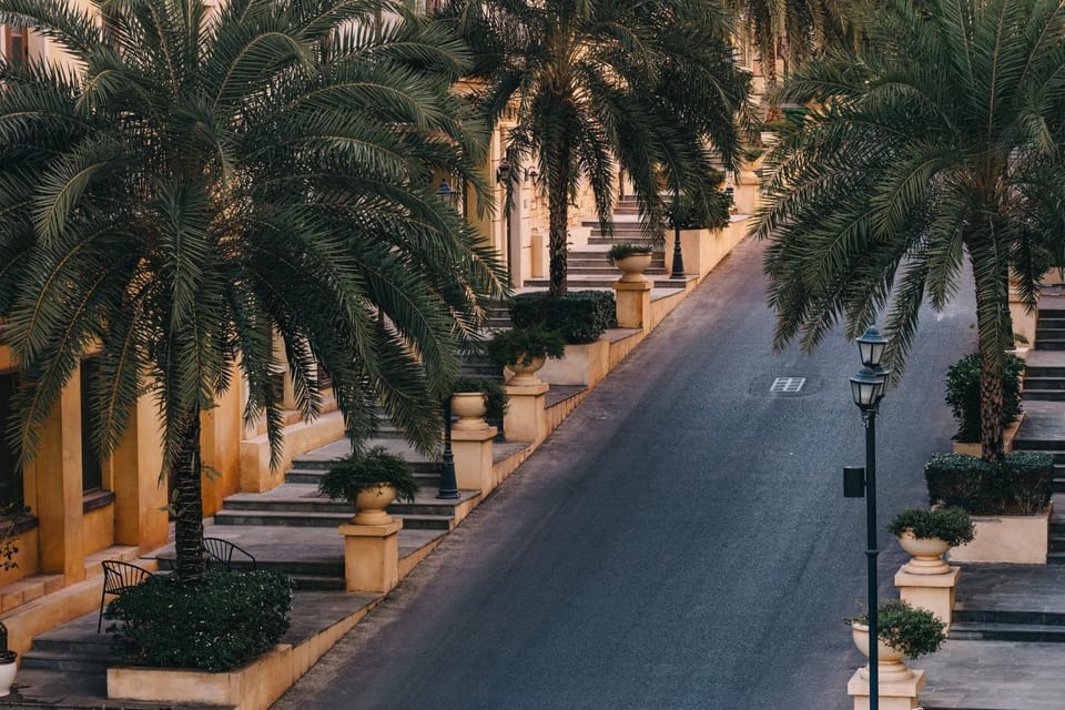 Neighbourhood, Street view