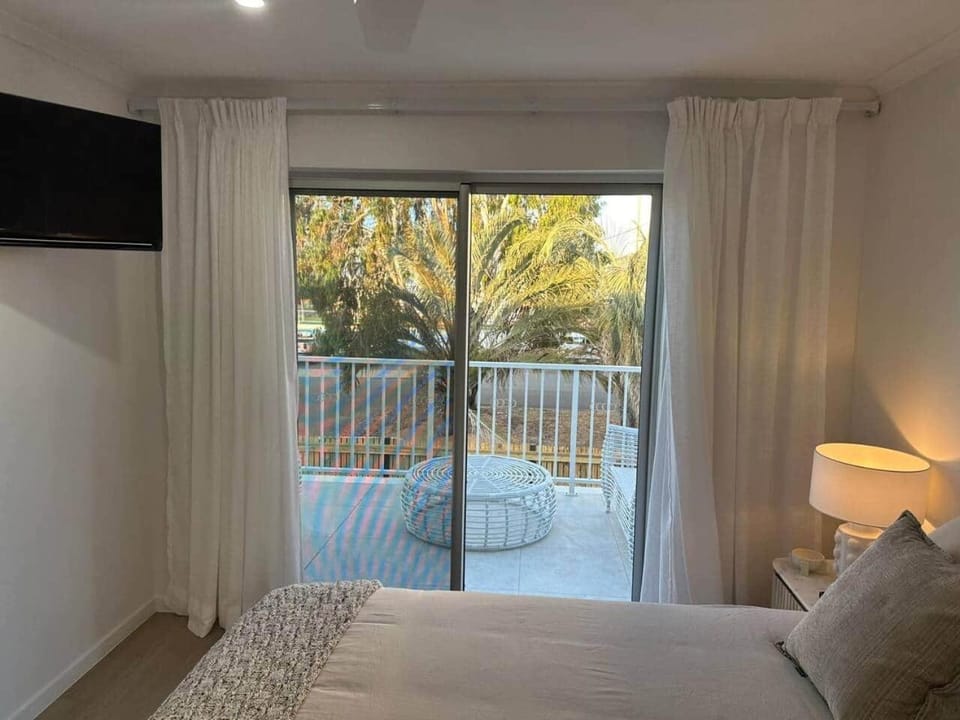 3 Bed Townhouse in North Ward Apartment in Queensland