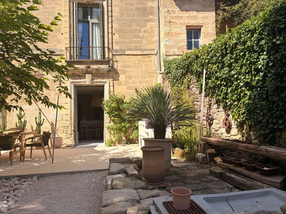 Magnifique Mas au cœur village ancien 5 min Uzès House in Uzes