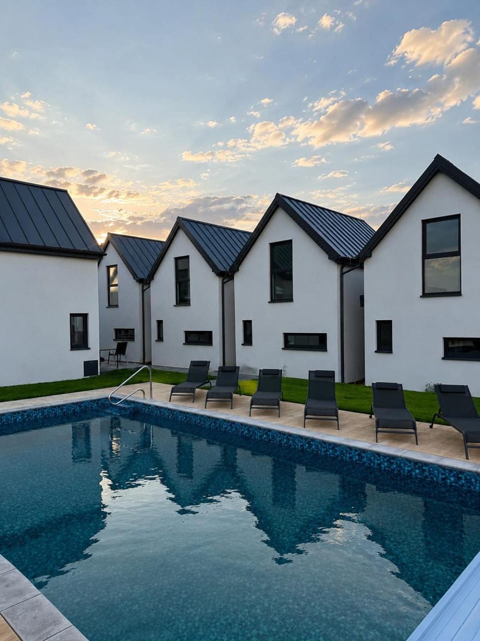 Property building, Pool view