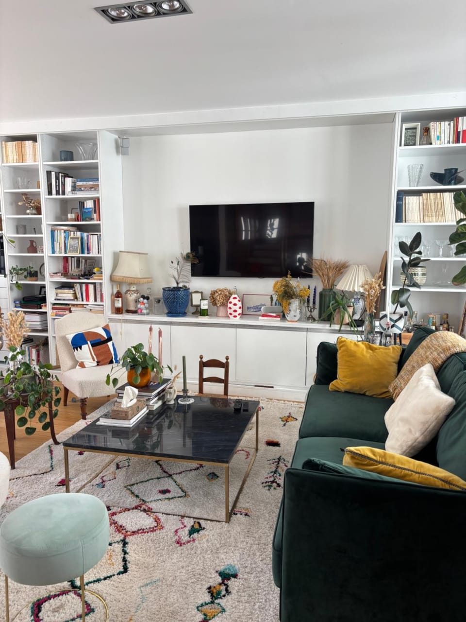 Communal lounge/ TV room, Library, TV and multimedia, Living room